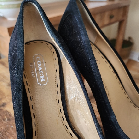 Coach pumps - Picture 2 of 3